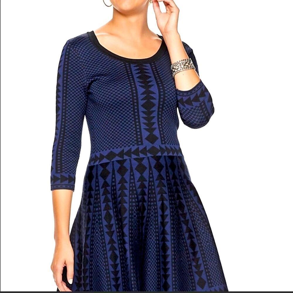 NINA LEONARD ~Black on Blue Geometric Print Sweater Dress ~ Size Medium